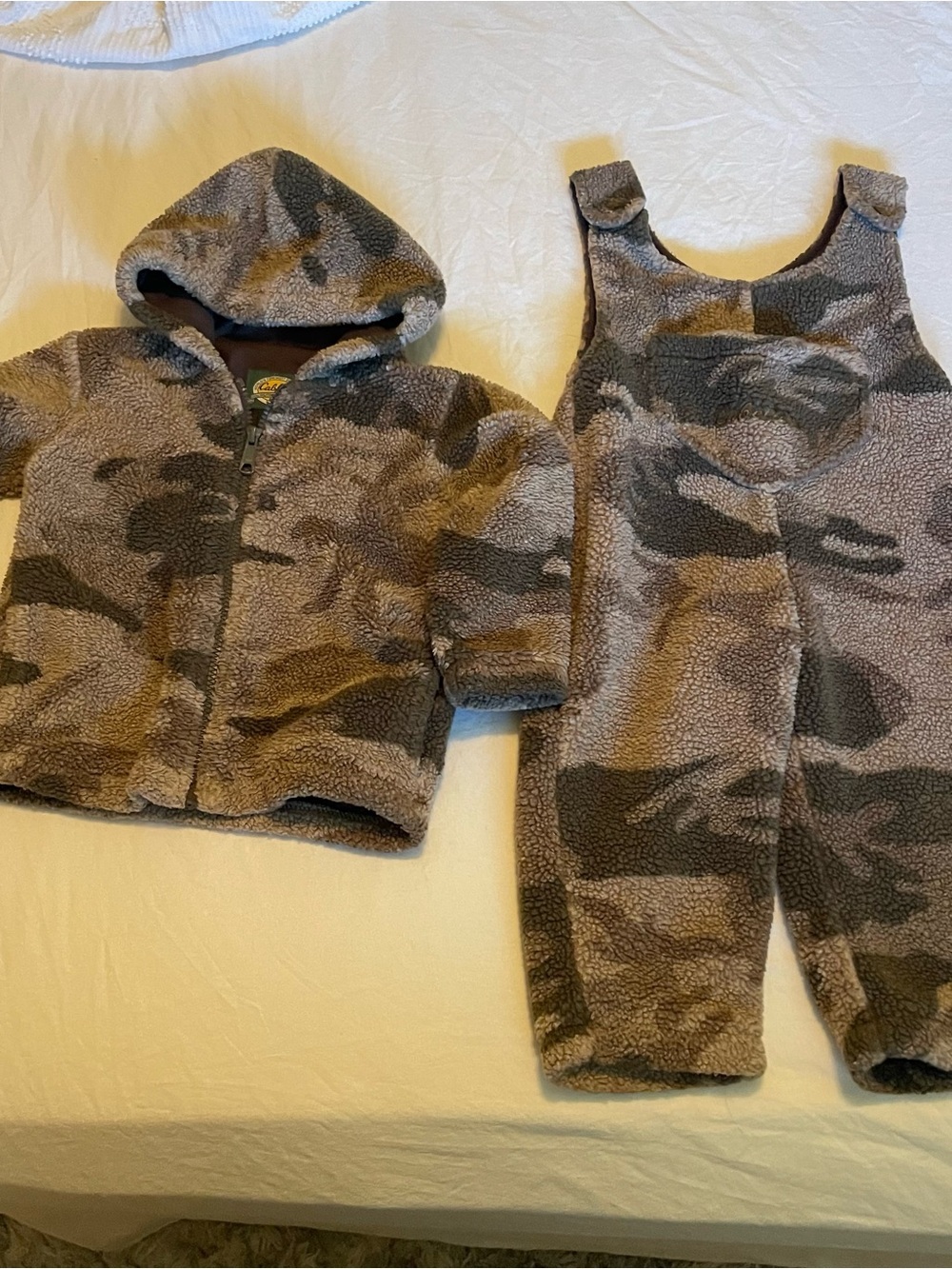 Cabelas Toddler Sherpa Camo Hooded Jacket and Overalls Bib Set - camo 2T
